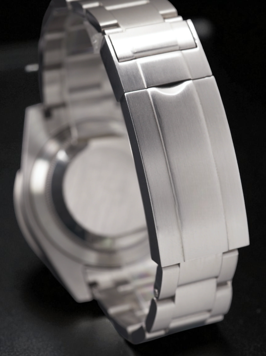Submariner Starbuck